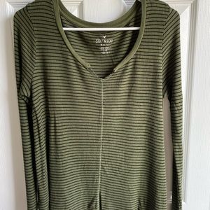 American Eagle shirt